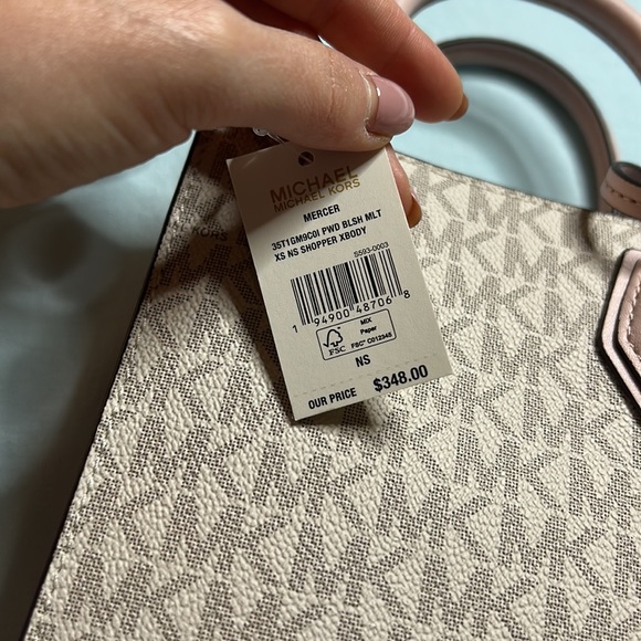 Michael Kors Crossbody - Picture 4 of 4